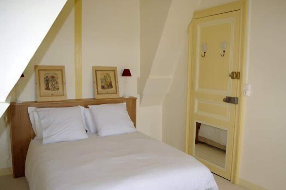 Photo of Others in Saint-Mars-du-Desert