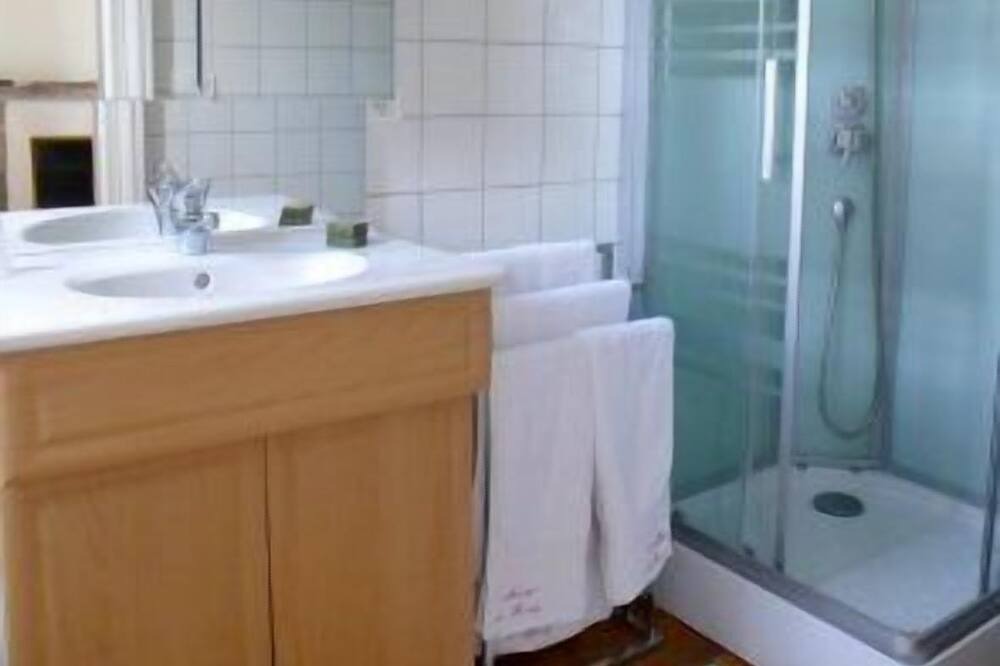 Photo of Bathroom in Saint-Mars-du-Desert