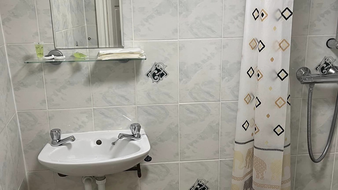 Photo of Bathroom in Buckfastleigh