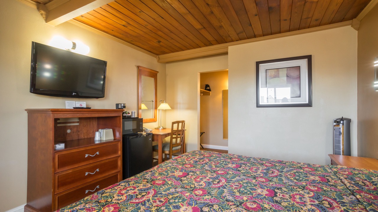 Photo of Bedroom in Ocean View and Fourth Street