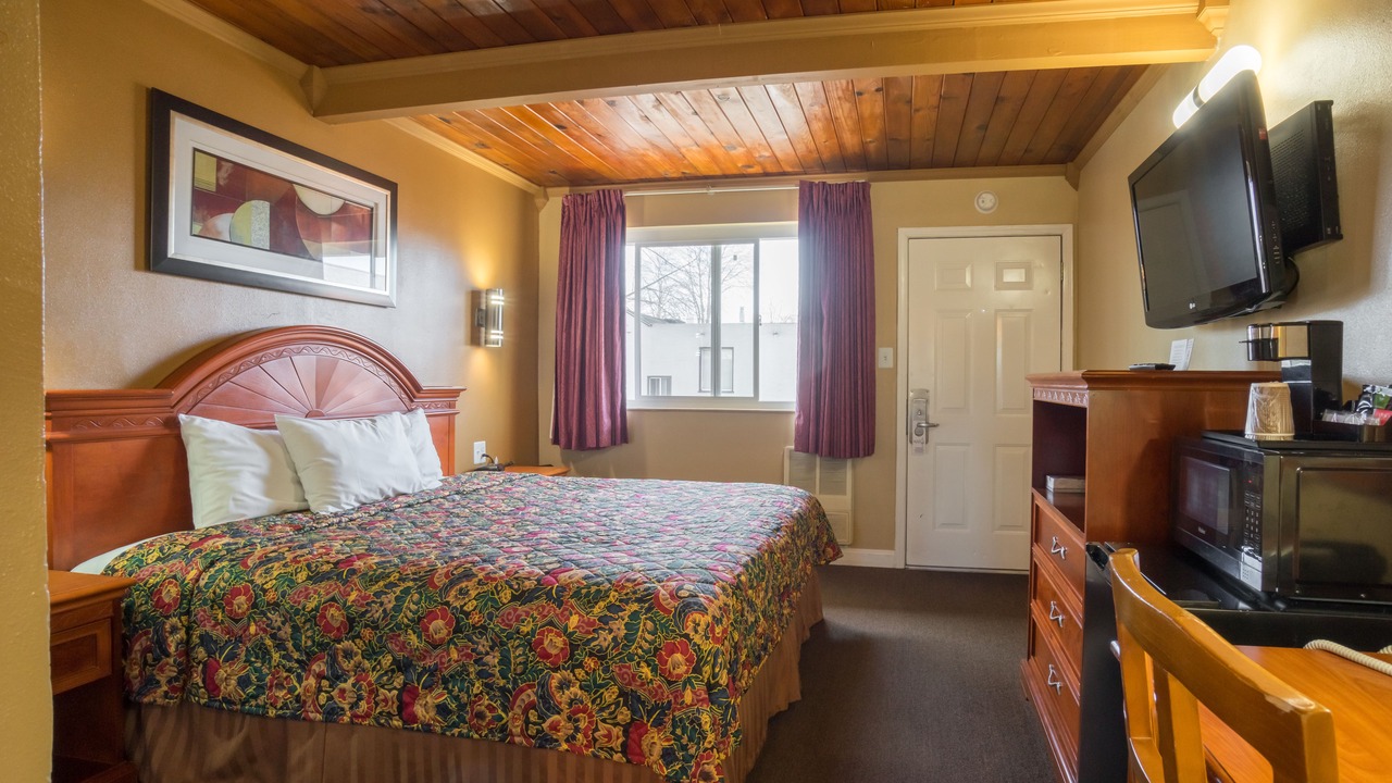 Photo of Bedroom in Ocean View and Fourth Street