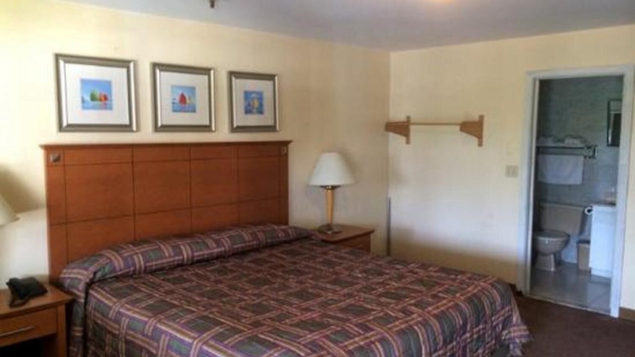 Photo of Bedroom in Naugatuck