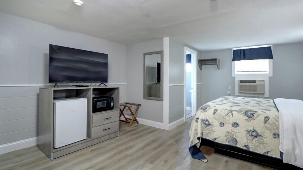 Photo of Bedroom in West Yarmouth
