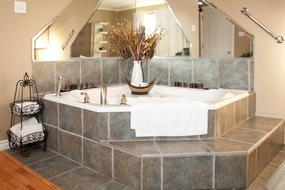 Photo of Bathroom in Cap de la Madeleine