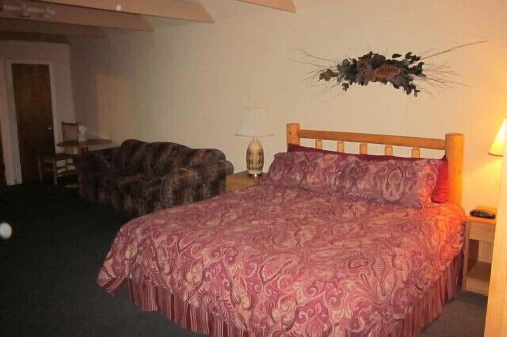 Photo of Bedroom in Mead