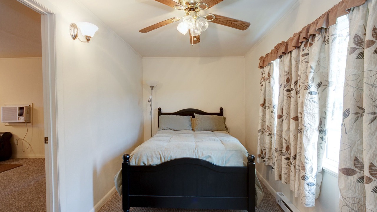 Photo of Bedroom in Hohenwald