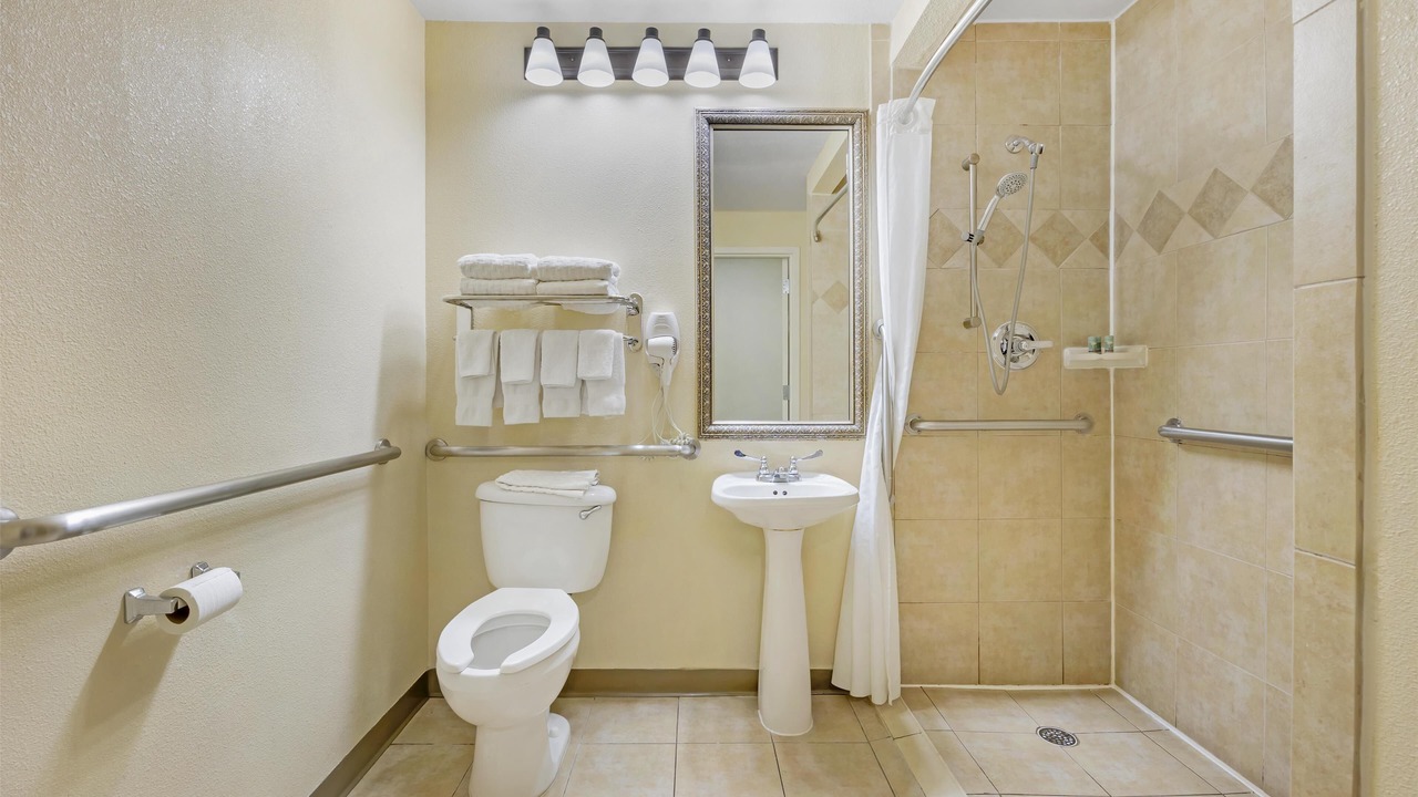 Photo of Bathroom in Clint