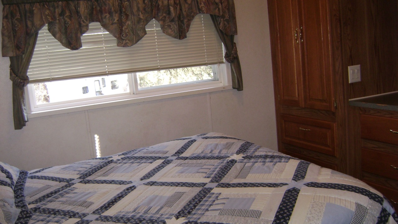 Photo of Bedroom in Lotus