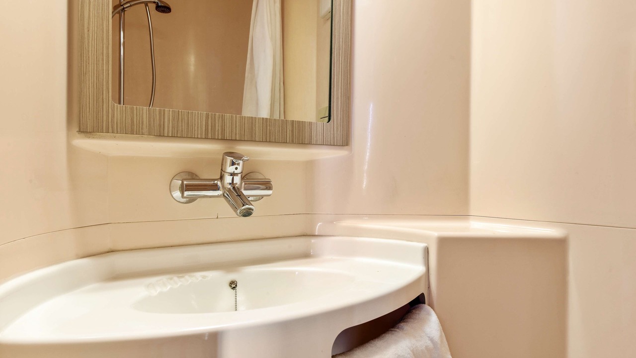 Photo of Bathroom in Saint-Ouen-l'Aumone