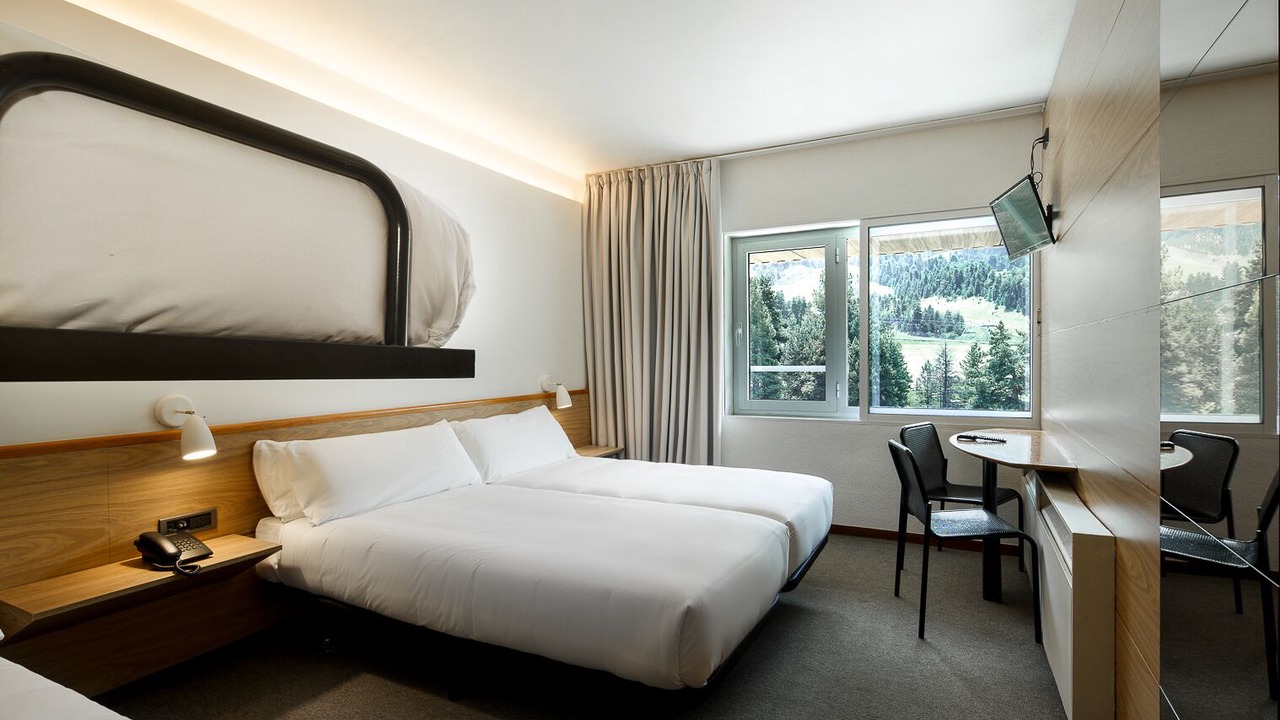 Photo of Bedroom in Alp