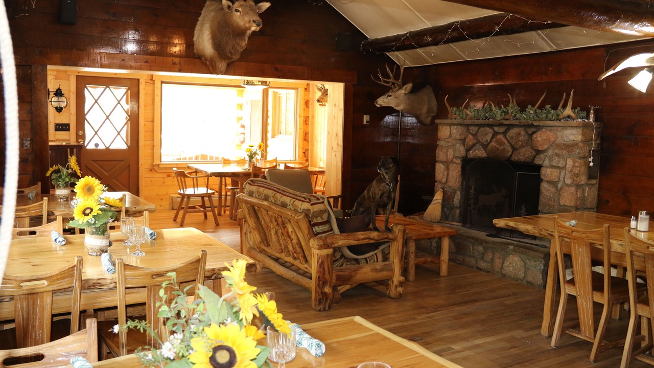 Photo of Livingroom in Wapiti