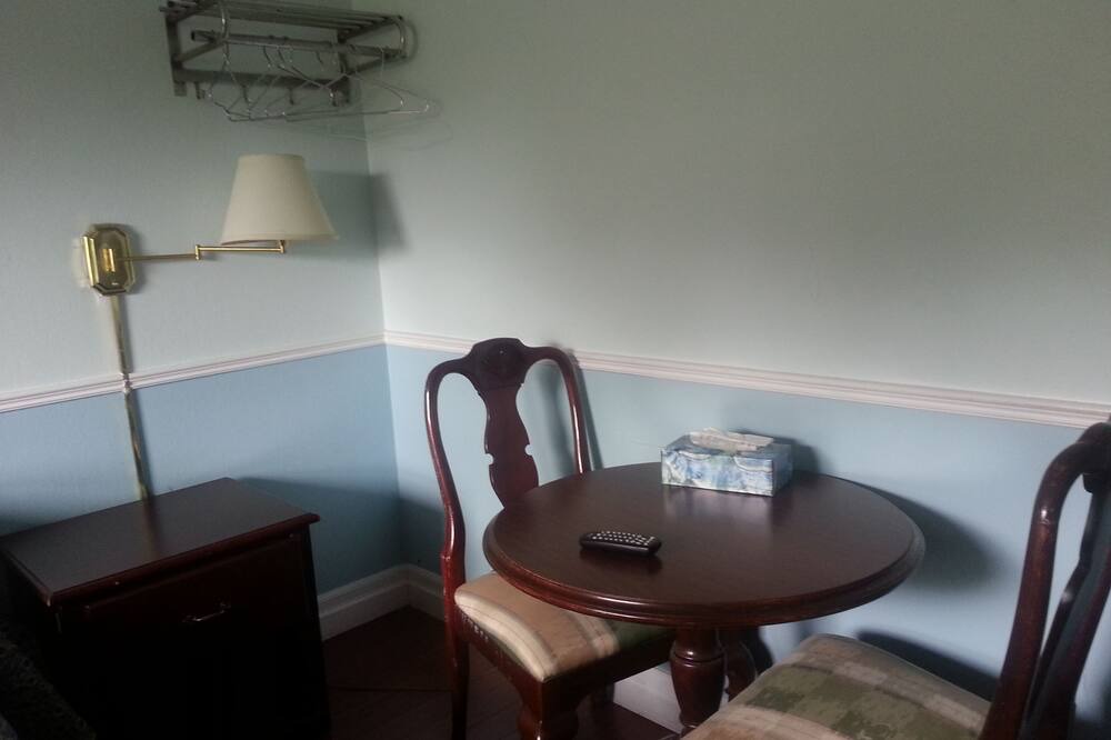 Photo of Livingroom in Humber Bay