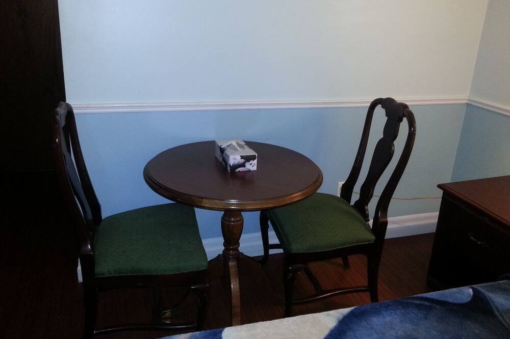 Photo of Livingroom in Humber Bay