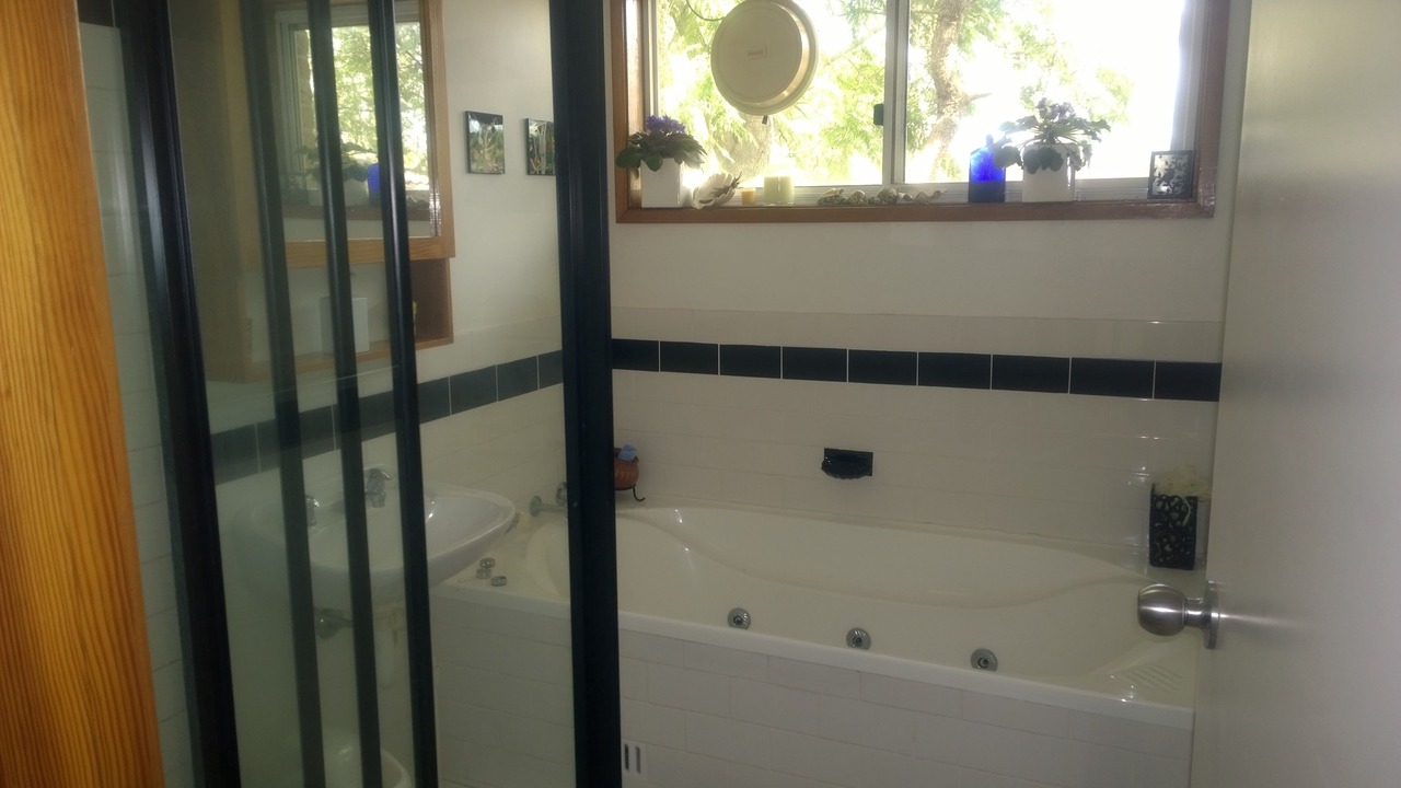 Photo of Bathroom in Linley Point
