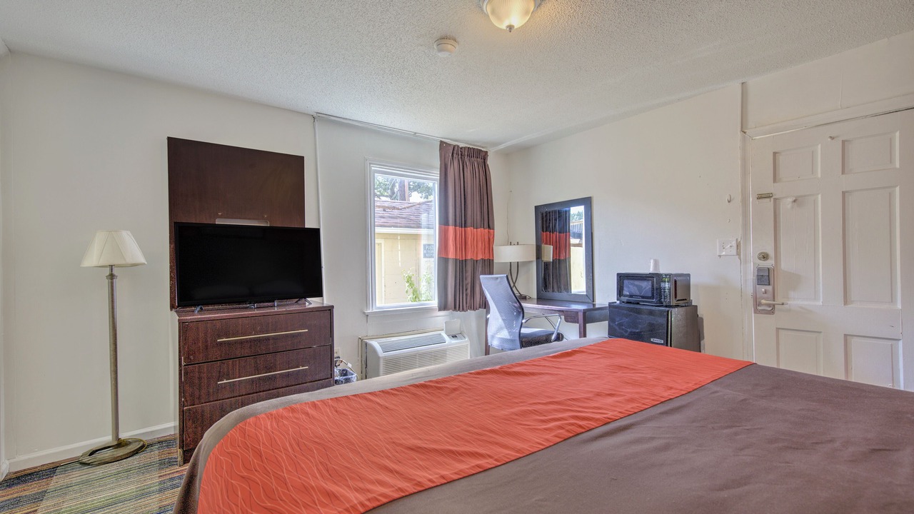 Photo of Bedroom in Ashland