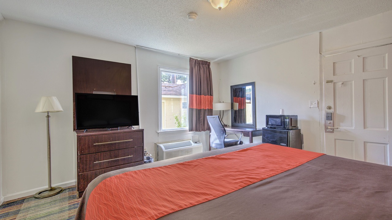 Photo of Bedroom in Ashland