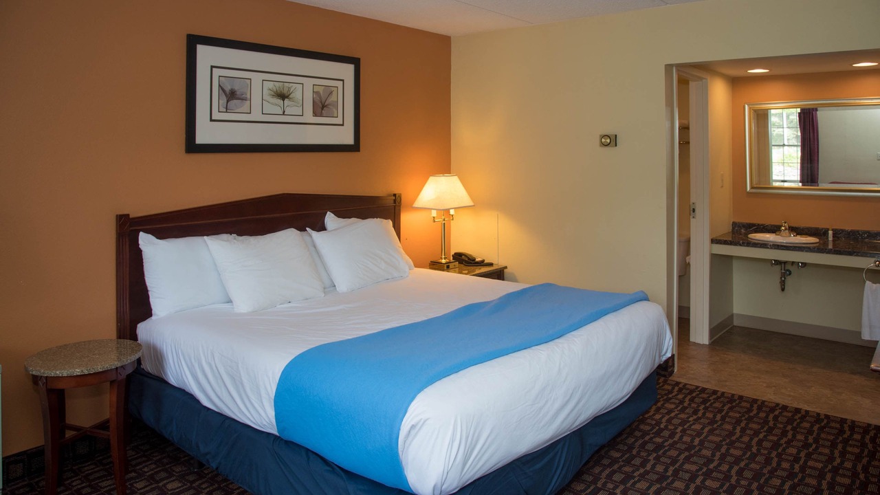 Photo of Bedroom in Lyndon Center