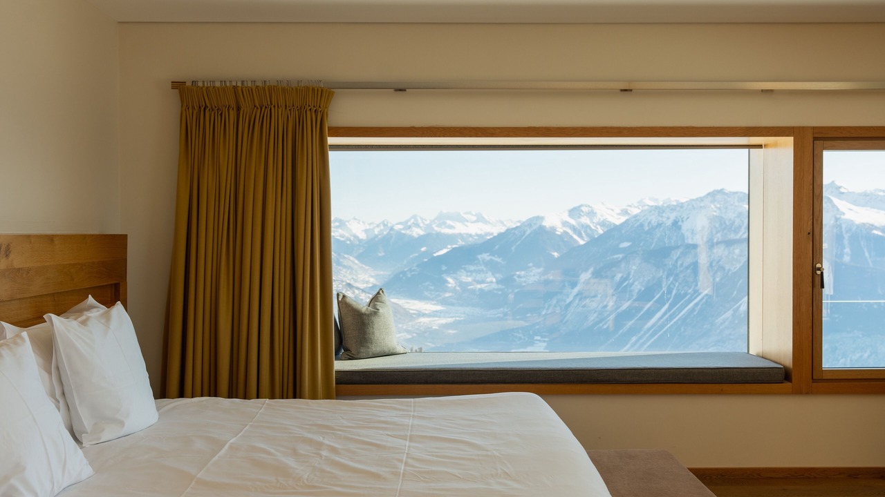 Photo of Bedroom in Lens
