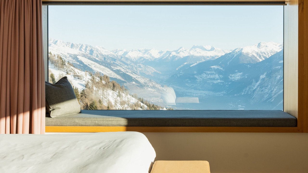 Photo of Bedroom in Lens