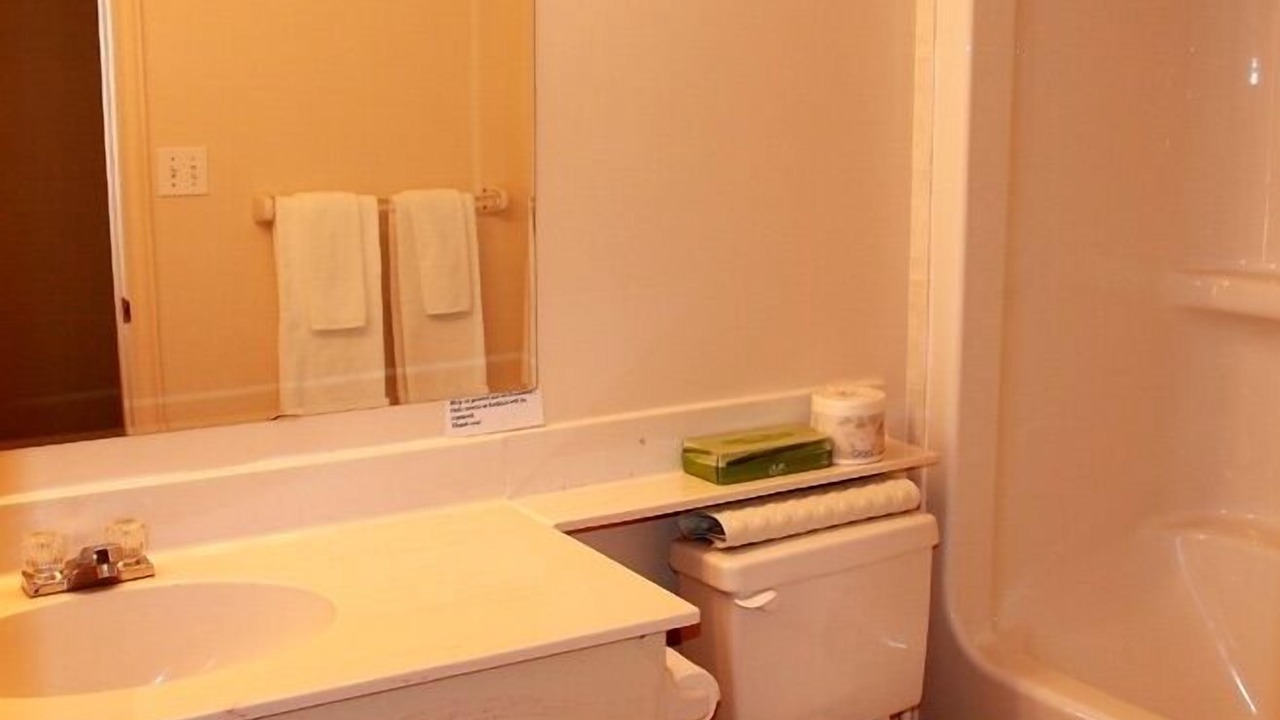 Photo of Bathroom in Brackley Beach