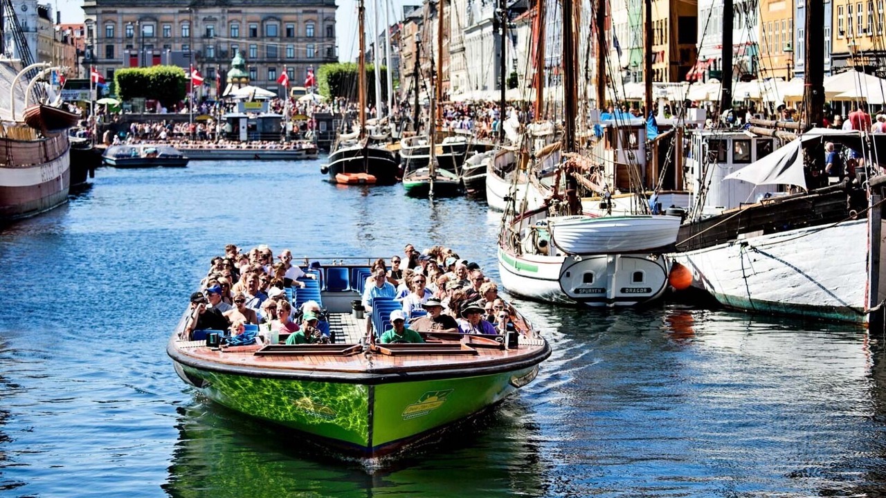 Photo of Outdoor in Nyhavn - Amalienborg