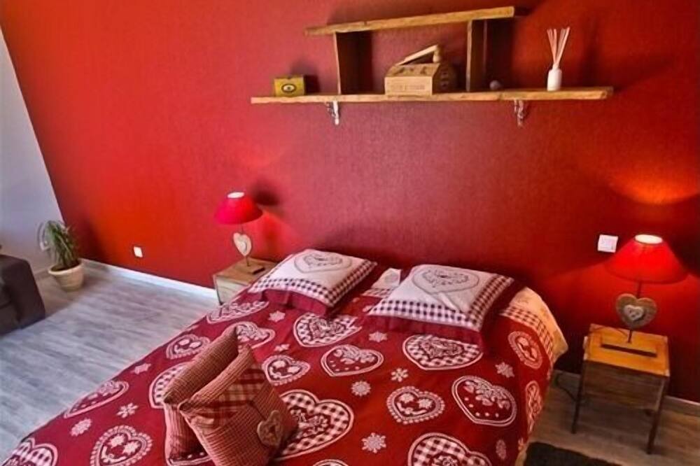 Photo of Bedroom in Calmont