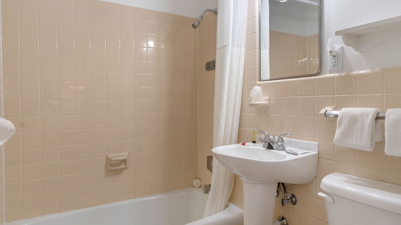 Photo of Bathroom in Rock Hall