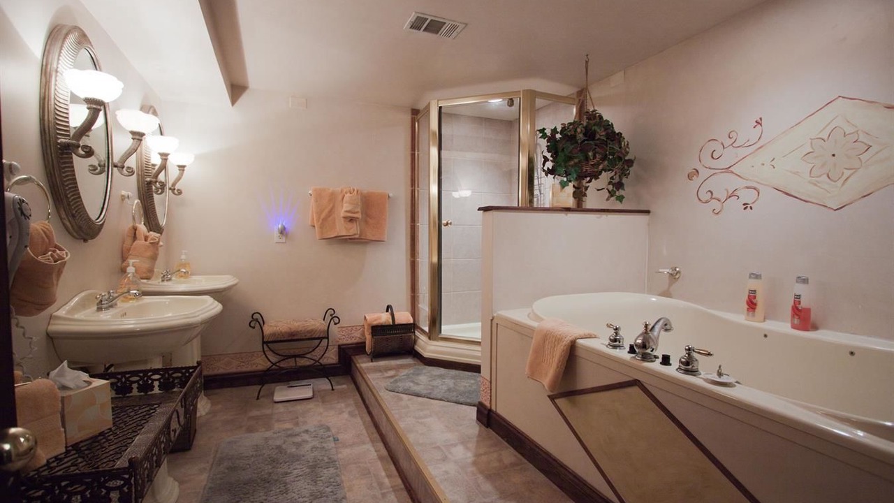 Photo of Bathroom in Old Northside