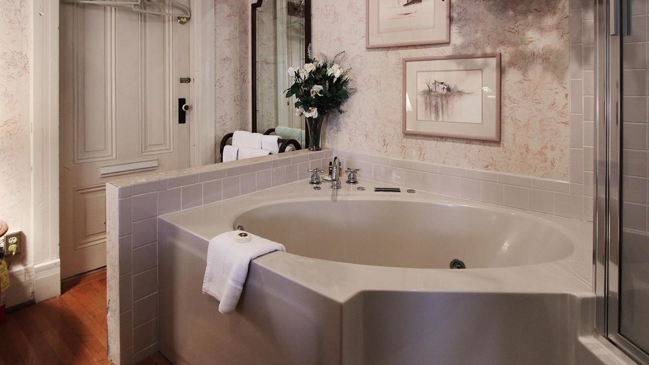 Photo of Bathroom in Old Northside