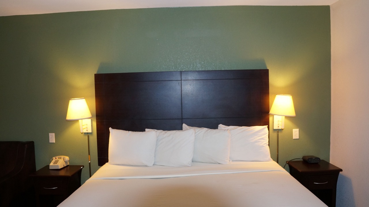 Photo of Bedroom in Pittsburg