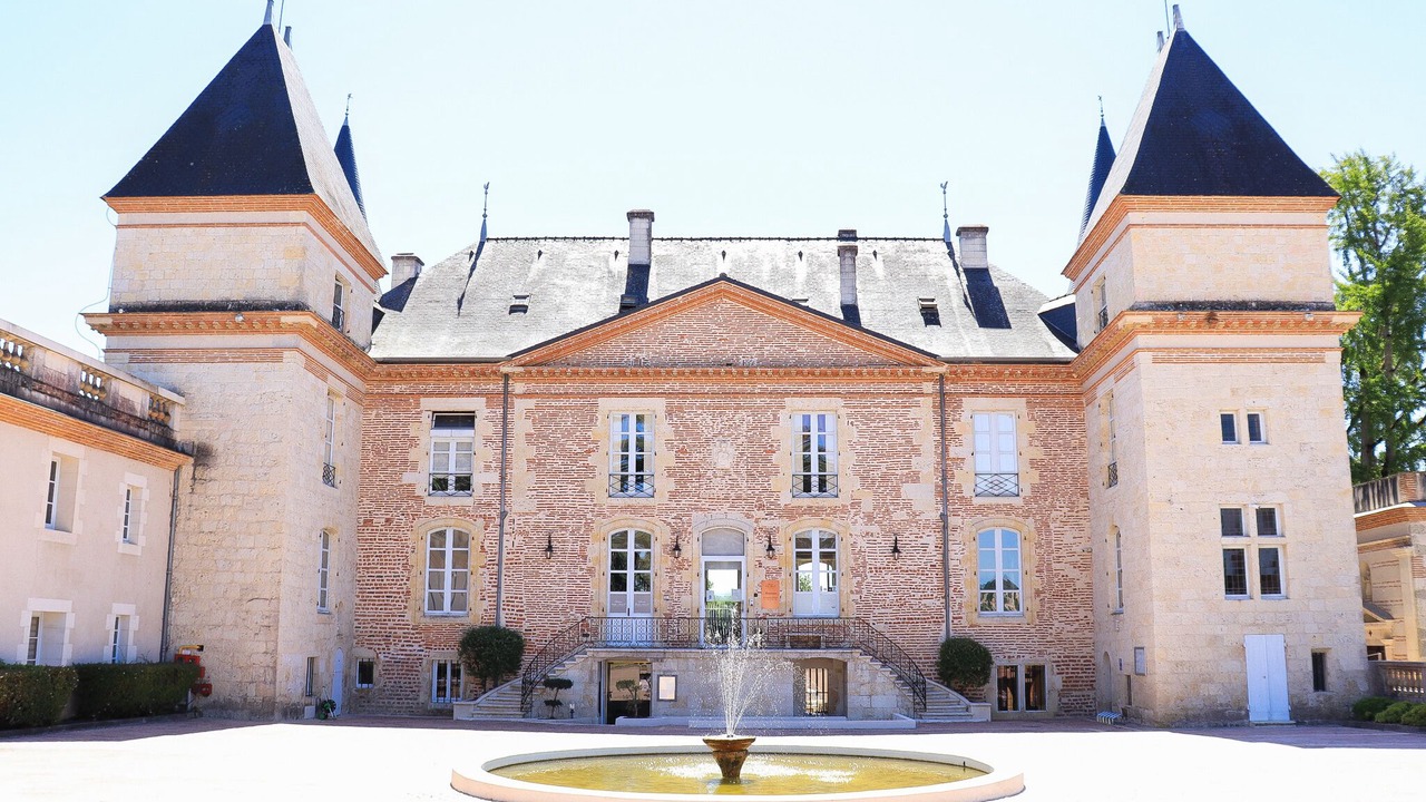 Photo of Buildings in Boe
