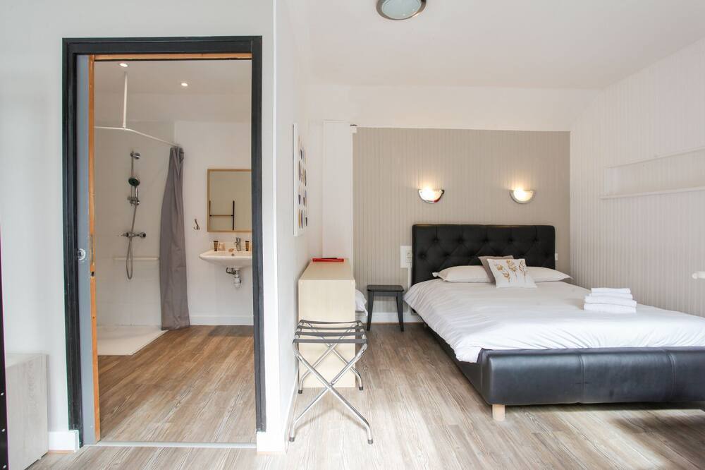 Photo of Bedroom in Matignon