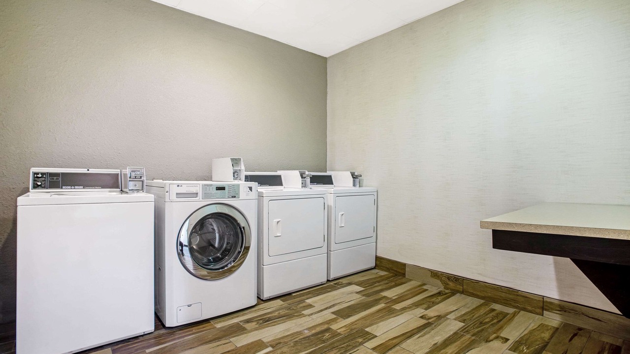 Photo of Bedroom in Karnes City