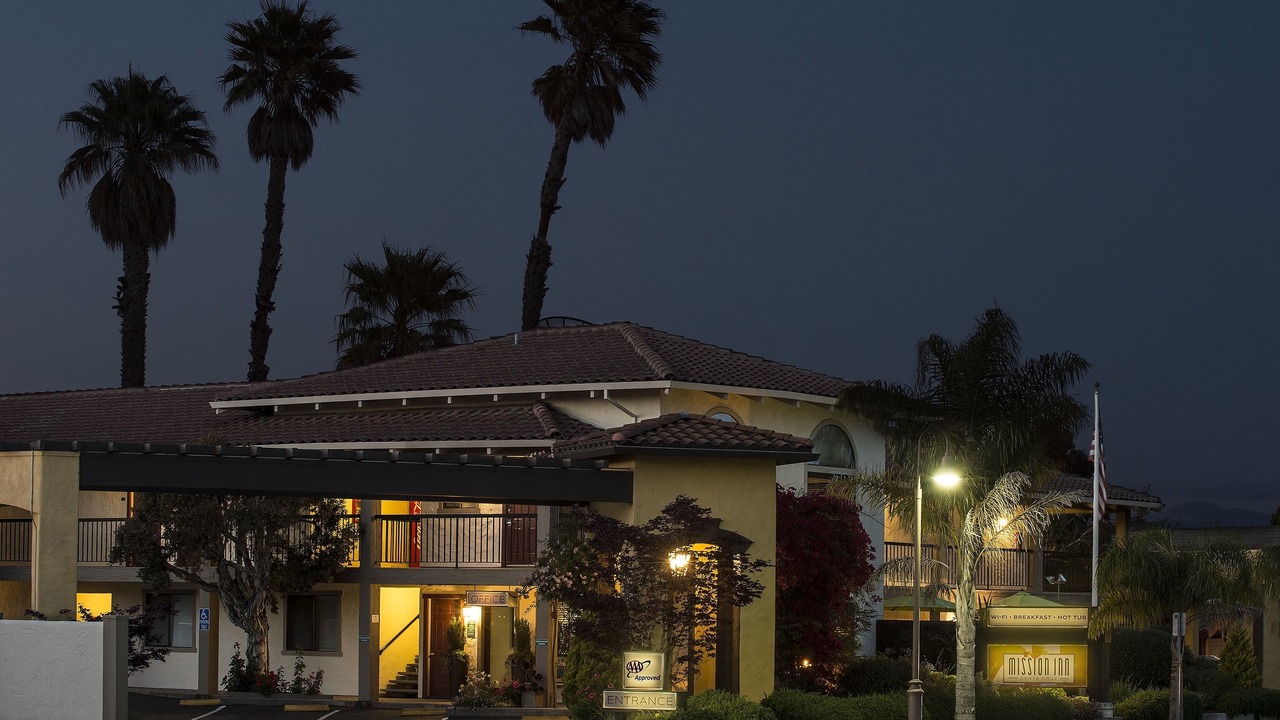 Photo of Buildings in Westside Santa Cruz