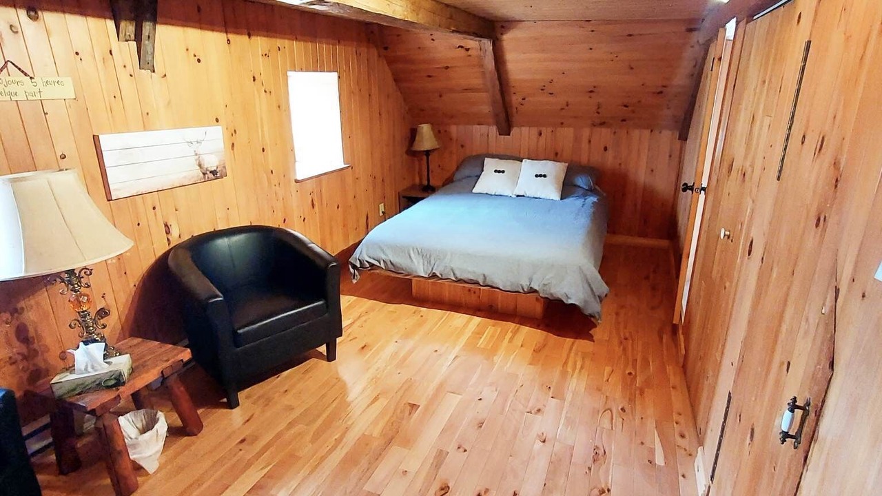 Photo of Bedroom in Saint-Jean-de-l'lle-d'Orleans
