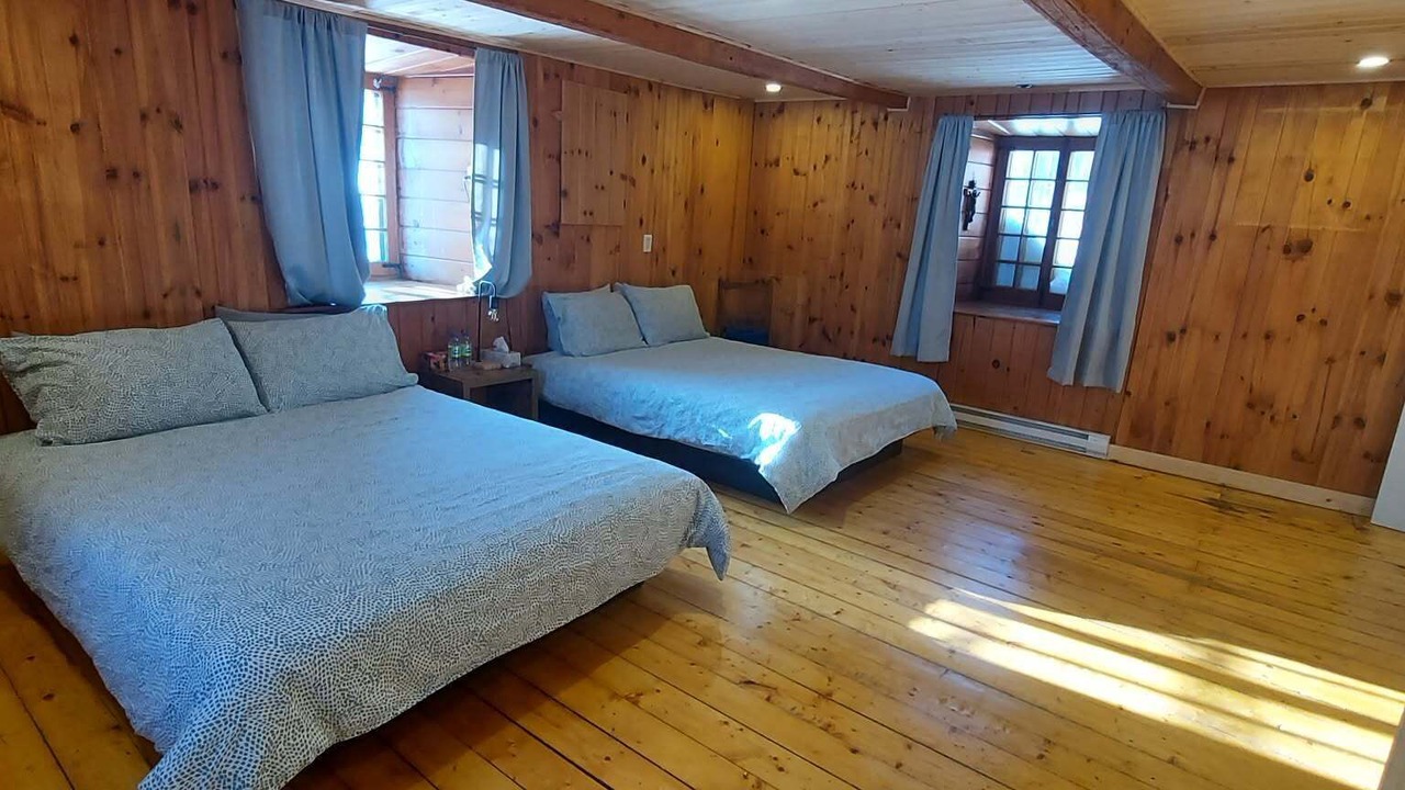 Photo of Bedroom in Saint-Jean-de-l'lle-d'Orleans
