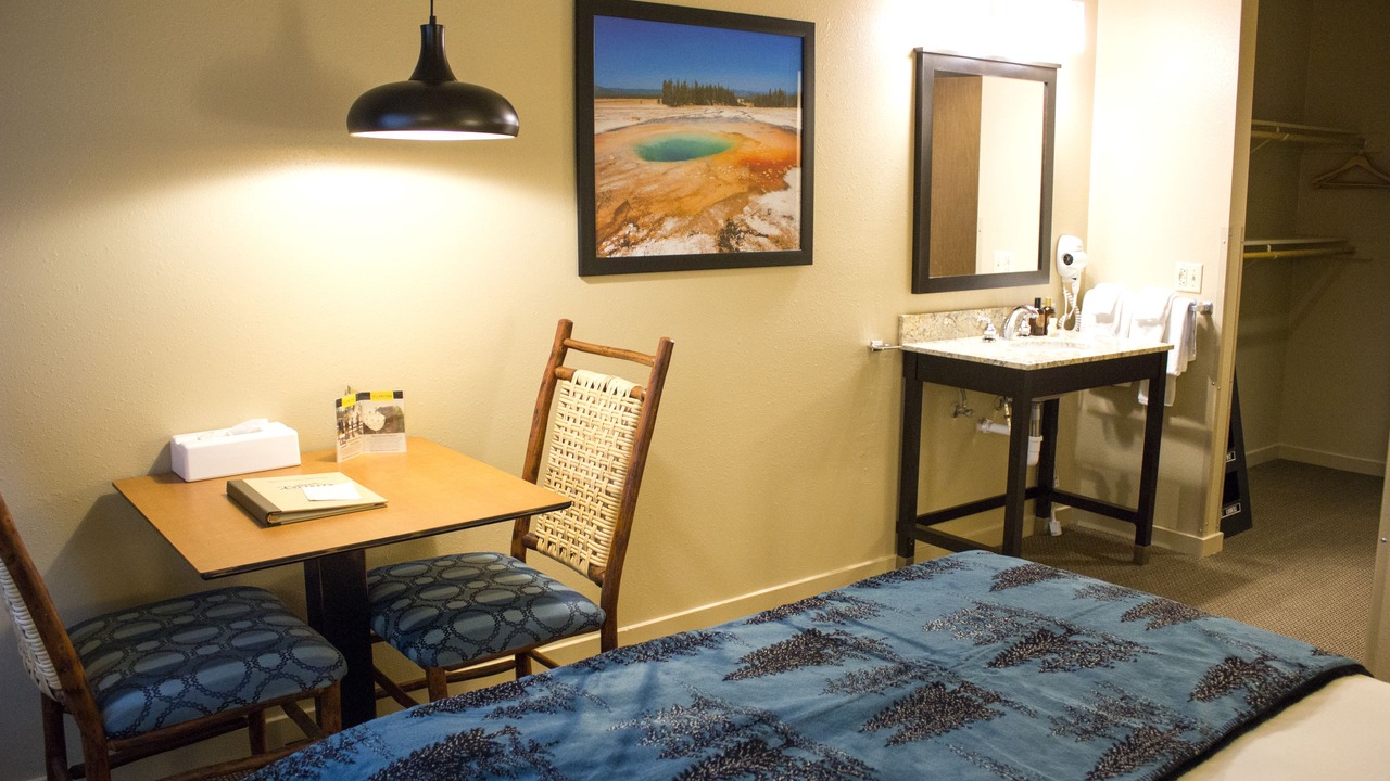 Photo of Bedroom in West Thumb