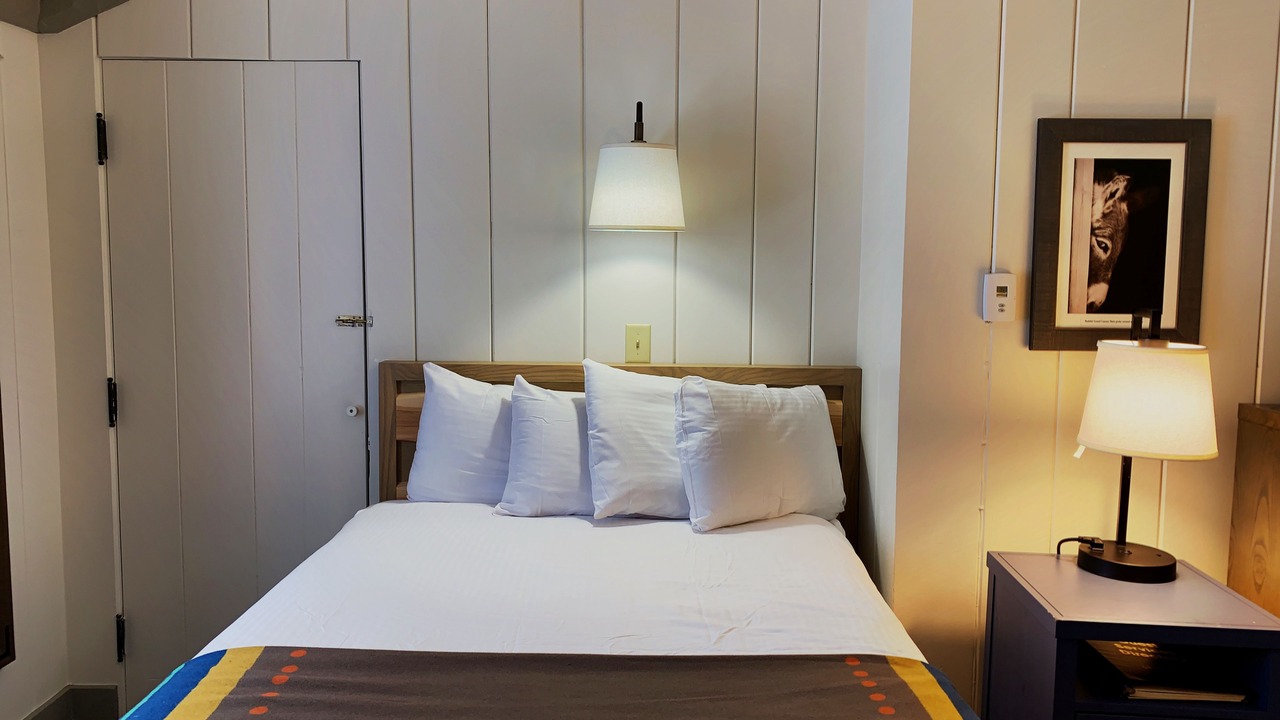 Photo of Bedroom in Grand Canyon Village