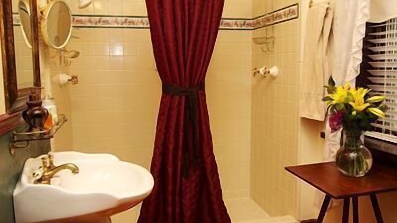 Photo of Others in Jamestown