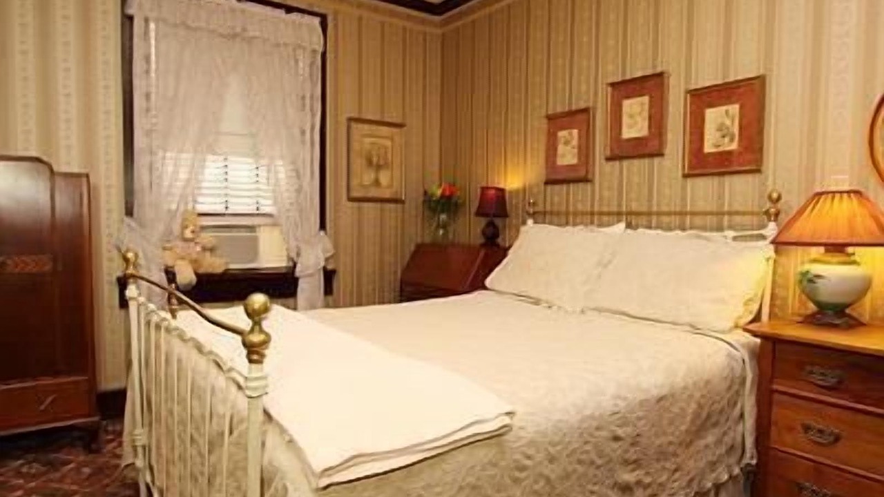 Photo of Bedroom in Jamestown