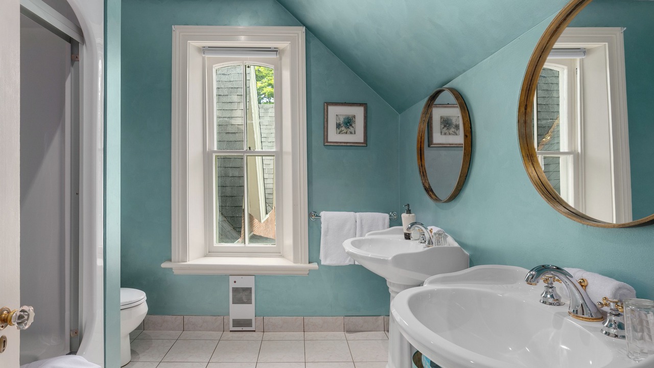 Photo of Bathroom in Cowansville