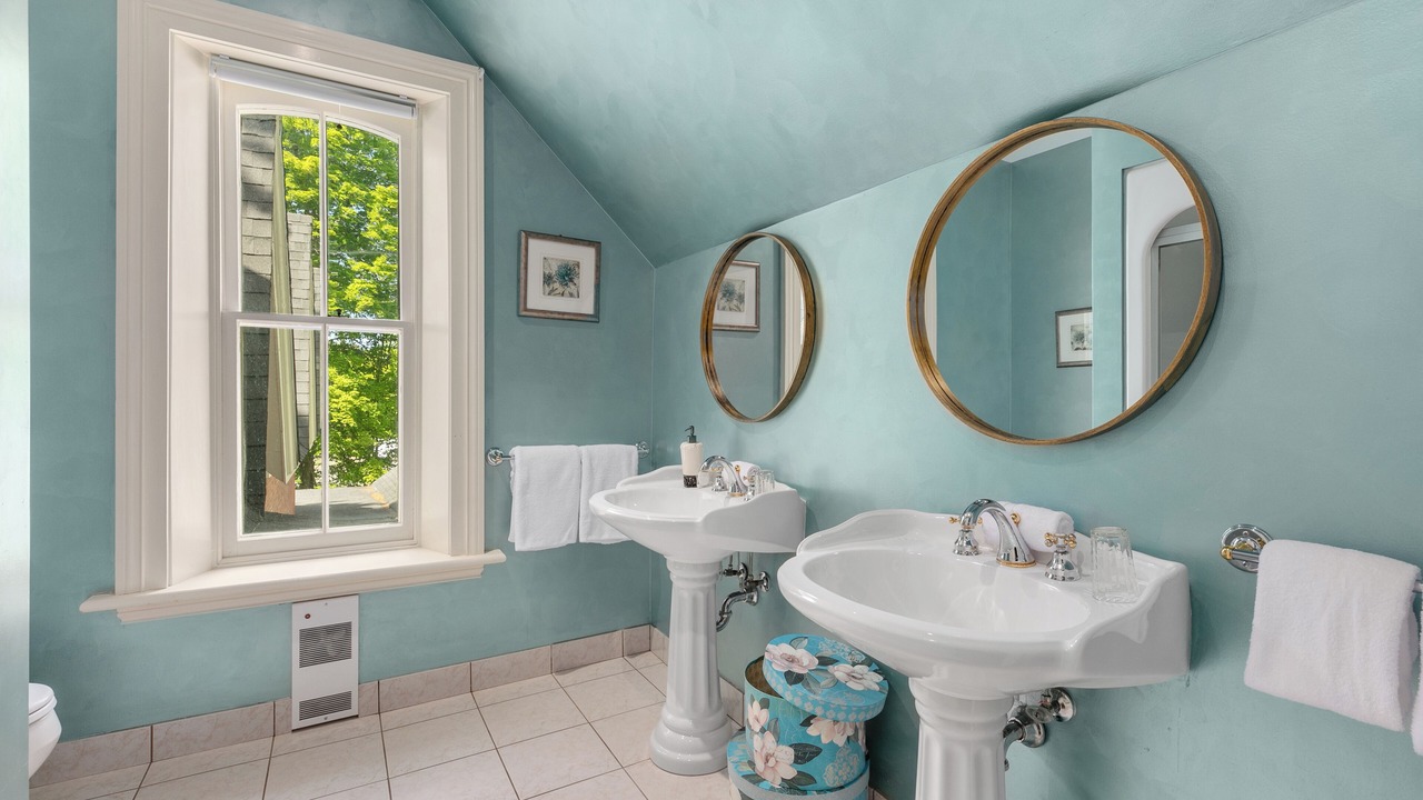 Photo of Bathroom in Cowansville