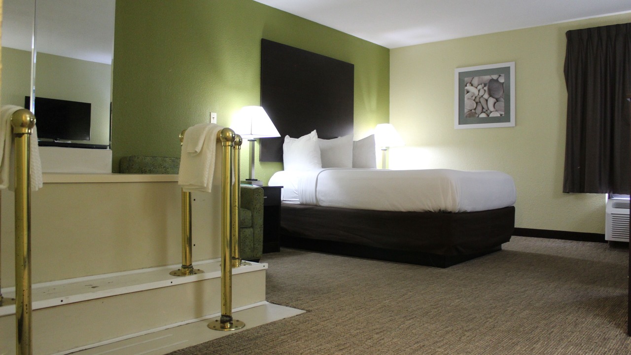 Photo of Bedroom in Muncie