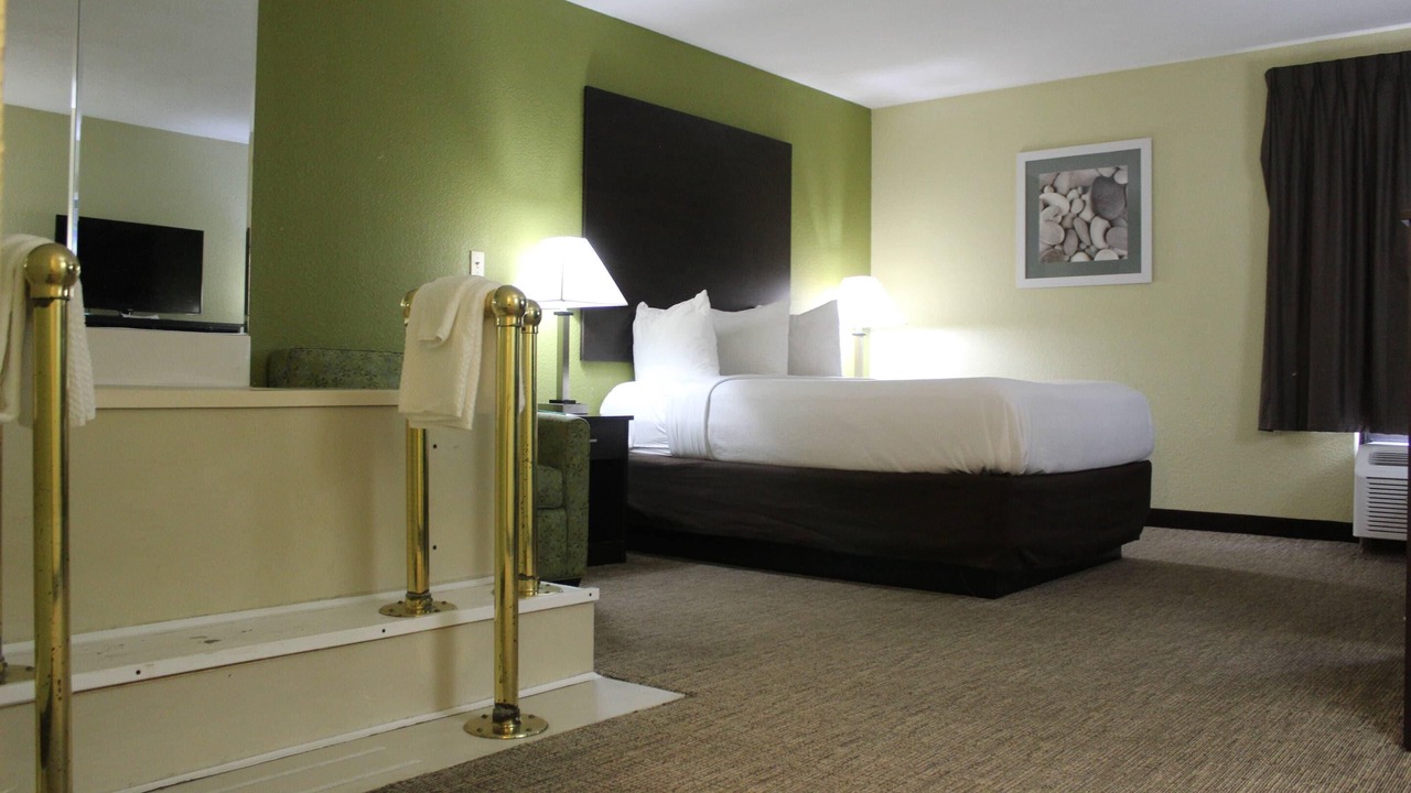 Photo of Bedroom in Muncie