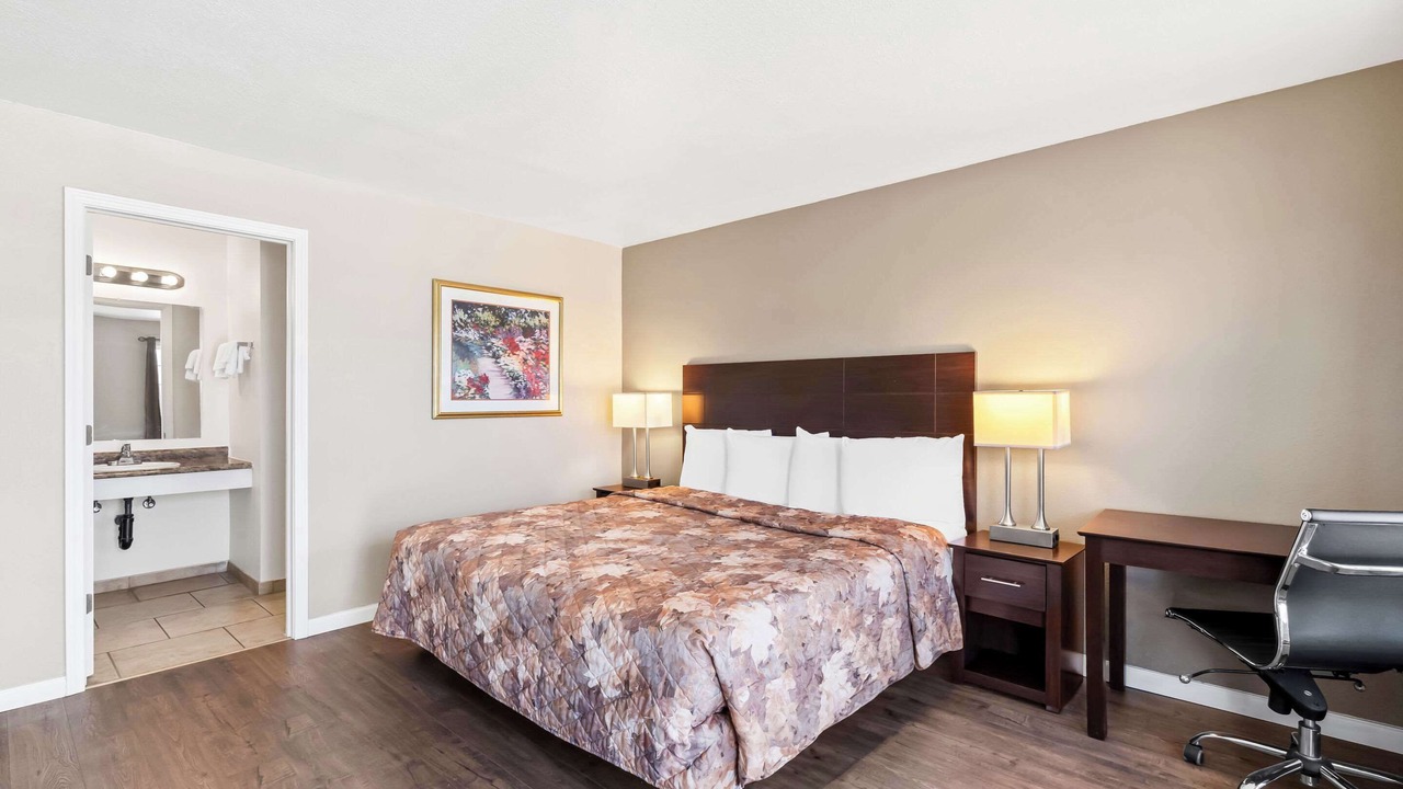 Photo of Bedroom in Hermiston