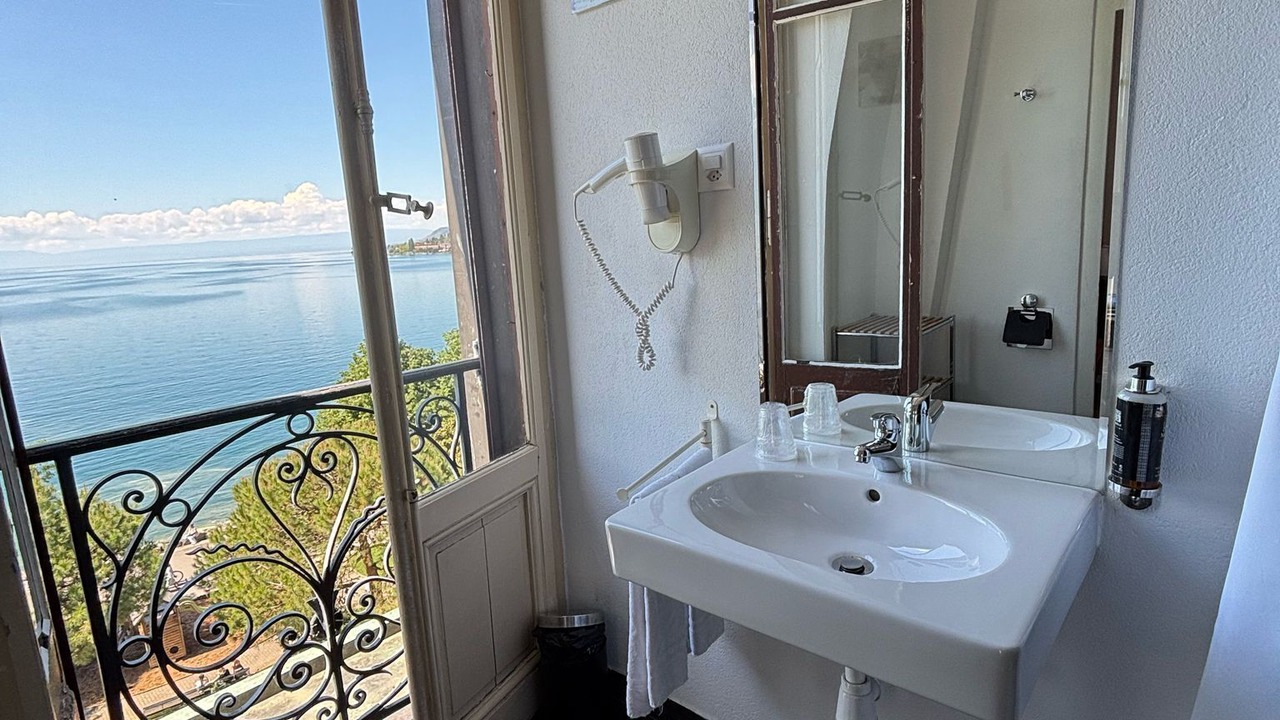 Photo of Bathroom in Montreux City Centre