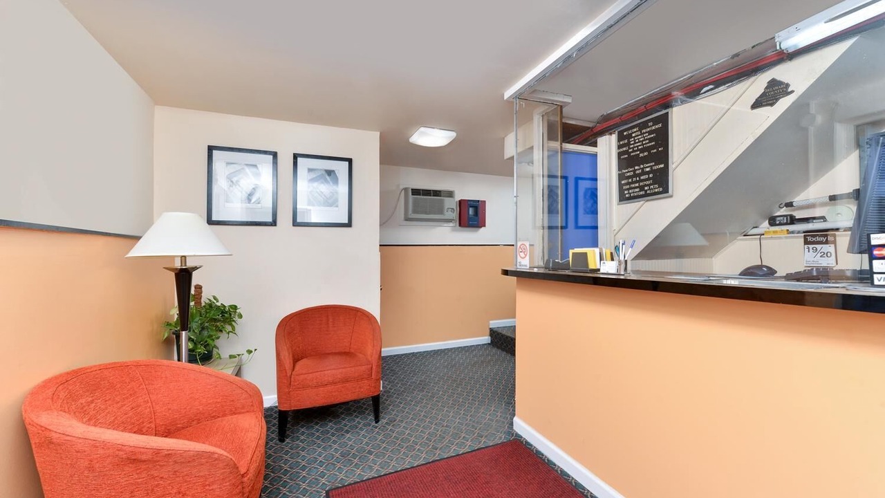 Photo of Livingroom in Moylan