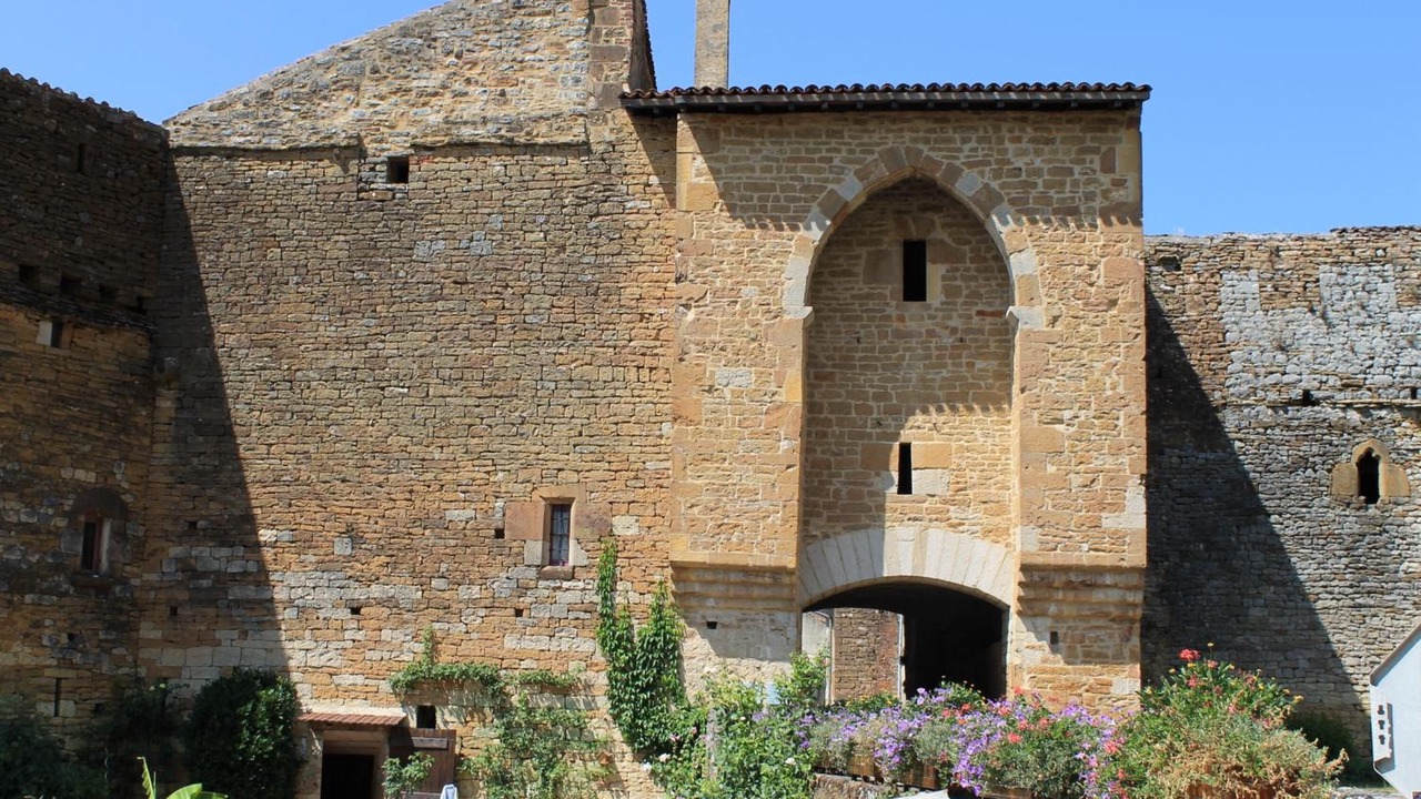 Photo of Buildings in Cuiseaux