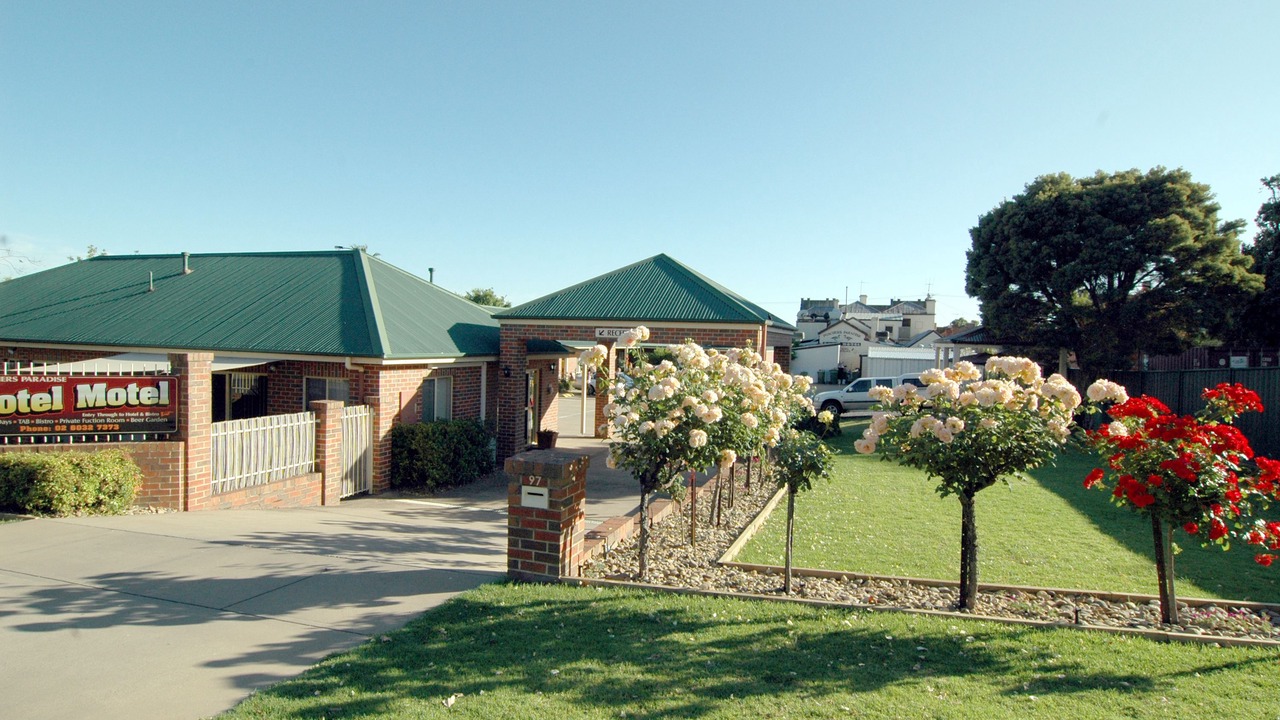 Photo of Others in Rutherglen