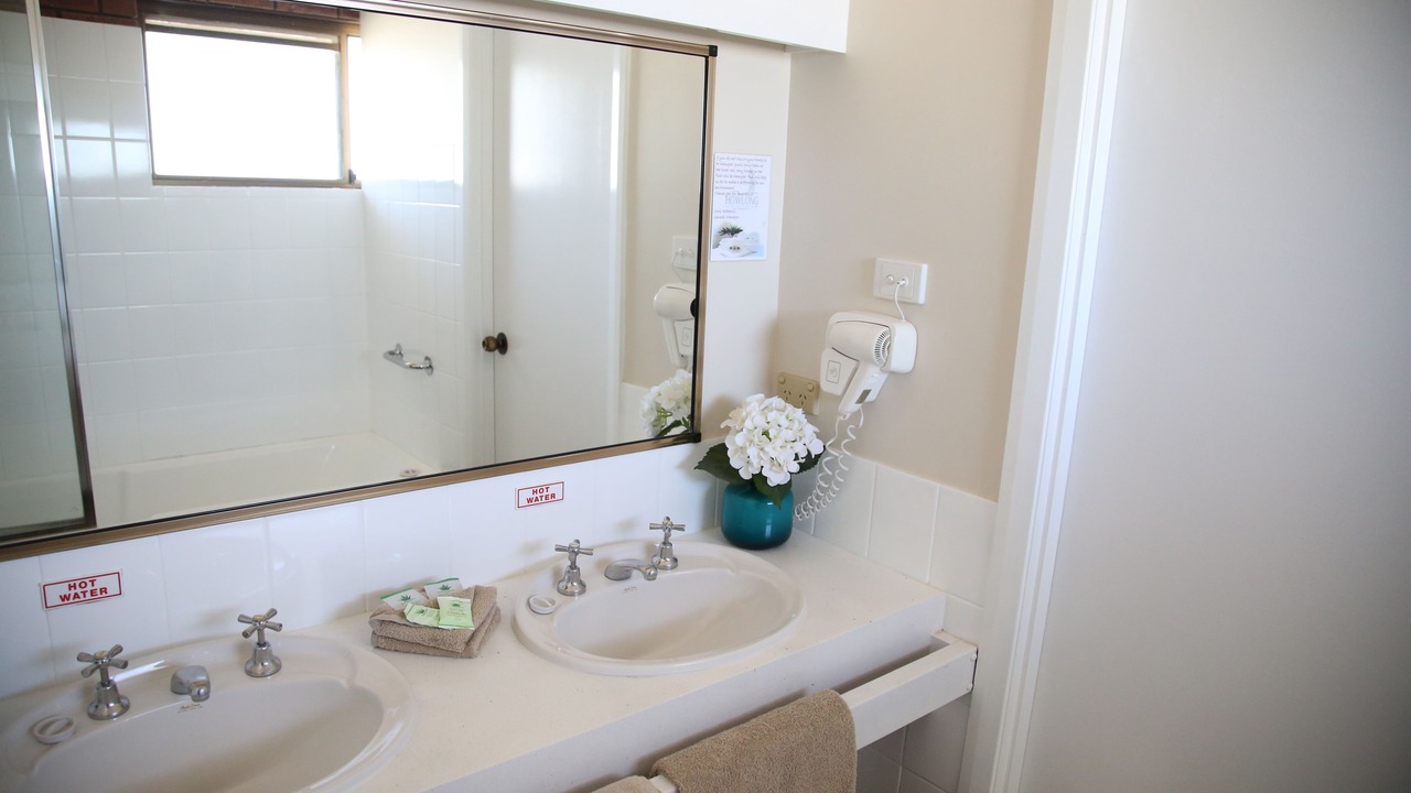 Photo of Bathroom in Howlong